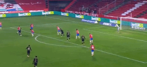 曼联旧将梅开二度：欧冠导演逆袭好戏，20场造17球太犀利